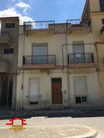 Appartamento in vendita Piazza Sei Martiri della Libertà n. 34, Vittoria (RG)